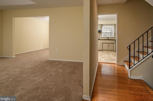 16 Gloucester Ln, Trenton NJ  08618-1006 exterior