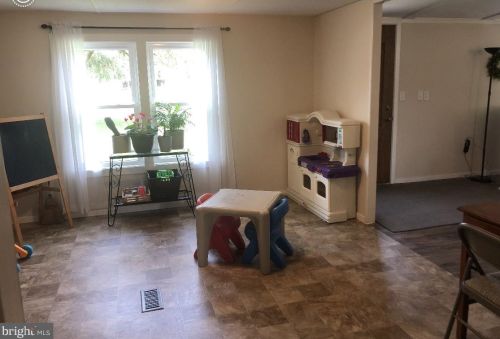 317 Holtzman Rd, Swartzville PA  17569-9769 exterior