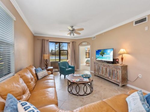 9731 Acqua Ct, Naples, FL 34113-8121