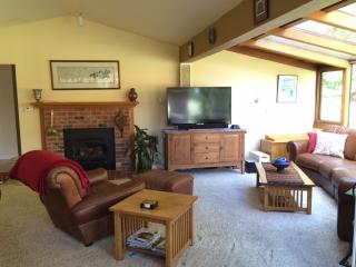 8915 196th St, Snohomish, WA 98296-7948