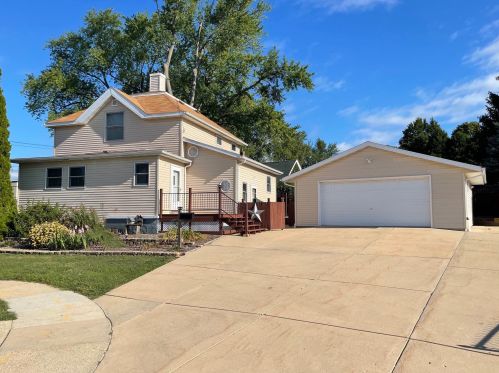 128 Church St, Lake Mills, WI 53551-1403