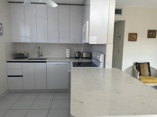 476 Saxony J, Delray Beach, FL 33446-1015