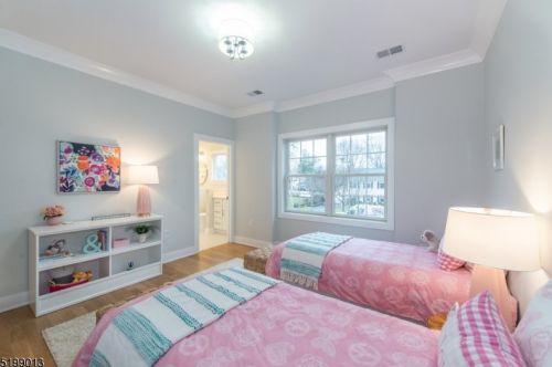 84 Elmwood Ave, Chatham Township NJ  07928-2628 exterior