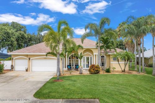 2580 Courtenay Pkwy, Merritt Island, FL 32952-4119