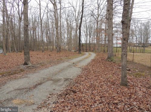 8312 Arlene Acres Dr, Fredericksburg, VA 22408-0464