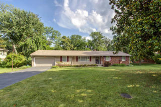 7016 Gainesborough Dr, Knoxville, TN 37909-3003