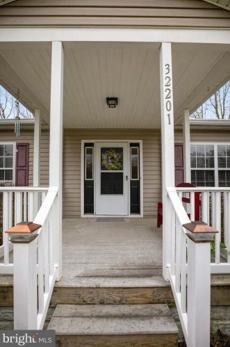 32201 Phillips Rd, Selbyville, DE 19975-3325