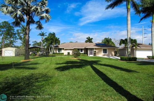 16889 Secretariat Dr, Town Of Loxahatchee Groves, FL 33470-4035