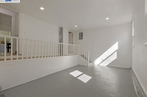 1802 88th Ave, Oakland CA  94621-1008 exterior