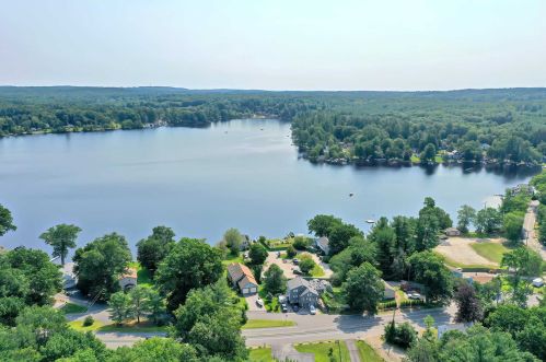 5 Chase St, Derry, NH 03038-4408