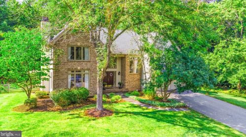 9106 Meadowcreek Ln, Lorton VA  22079-3238 exterior