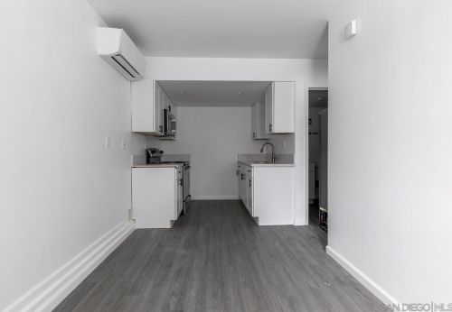 2053 Chatsworth Blvd, San Diego CA 92107-2738 exterior