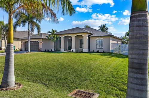 4213 26th Ave, Cape Coral, FL 33914-6195