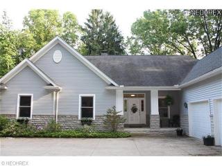4594 Larkspur Ln, Akron, OH 44333-1318