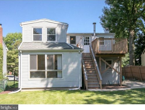 428 Kingston Ave, Barrington, NJ 08007-1048