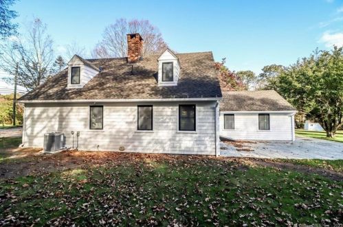 214 Berkshire Rd, Sandy Hook CT  06482-1548 exterior