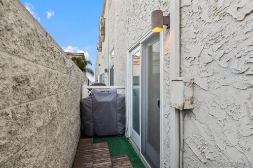 1155 Pacific Beach Dr, San Diego CA  92109-5149 exterior