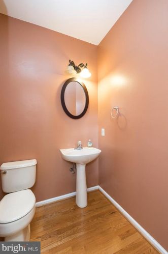 5027 Woodgate Ln, Collegeville PA  19426-3365 exterior