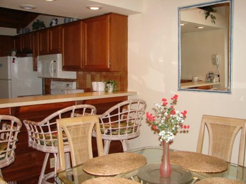 2972 Kings Lake Blvd, Naples, FL 34112-3642