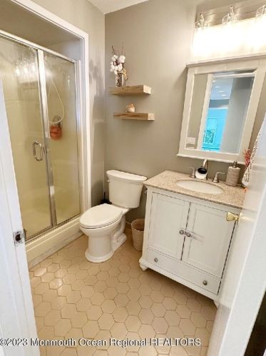 805 Holly Berry Ln, Bricktown NJ  08724-5127 exterior