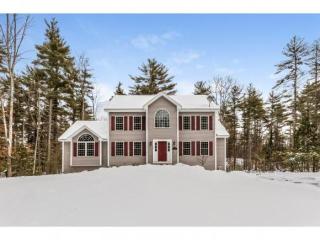 178 Hampstead Rd, Sandown NH  03873-2413 exterior