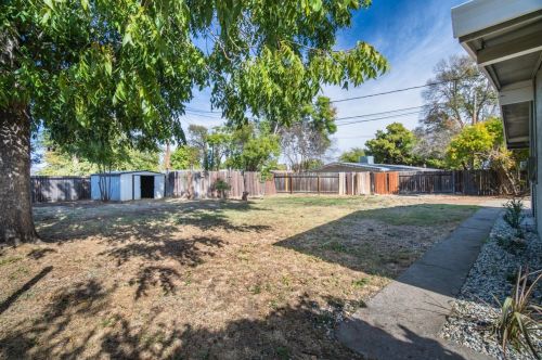 3845 Centinella Dr, North Highlands CA  95660-3701 exterior