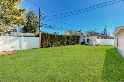 38 Wensley Rd, Hicksville, NY 11803-2614