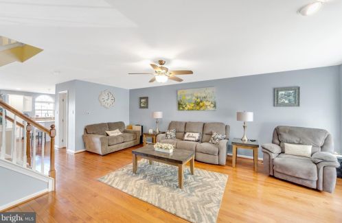 1402 Harbour Ridge Ln, Downingtown, PA 19335-4558