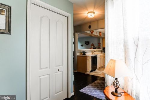 1046 Country Hill Dr, Harrisburg PA  17111-4655 exterior