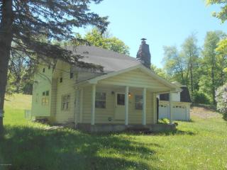 7989 Route 191, Cresco PA  18326-8048 exterior