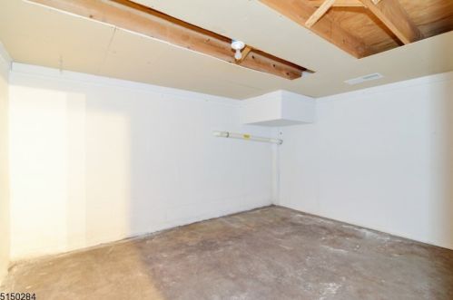 6 Sandra Rd, East Amwell Township NJ  08551-1009 exterior