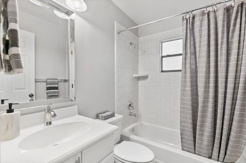 25749 Pinehurst St, Mount Plymouth FL  32776-9014 exterior