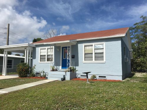 947 39th St, West Palm Beach, FL 33407-4011