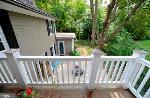 100 Colonial Hwy, Hamilton VA  20158-9012 exterior