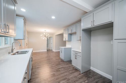 1445 Salina St, Upland CA  91786-8132 exterior