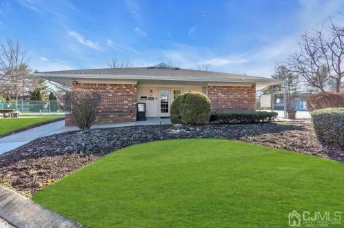 2 Covington Ct, East Brunswick NJ  08816-5127 exterior