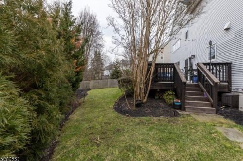 2 York Dr, Princeton NJ  08540-7939 exterior