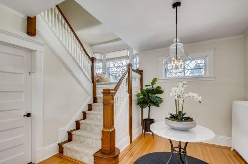 1726 Irving Ave, Minneapolis MN 55411-3153 exterior