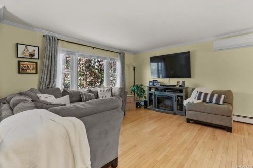 24 Somerset Dr, Washingtonville NY  10992-1372 exterior