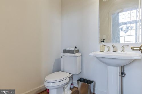 789 Vestal St, Woodbridge VA  22191-5443 exterior