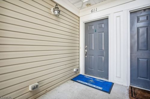 611 Lopez Ln, Greystone Park, NJ 07950-2956