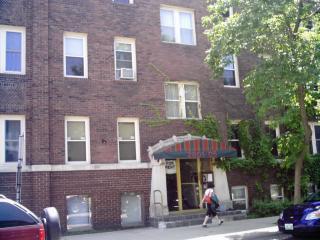 2901 James Ave, Minneapolis MN  55411-1240 exterior