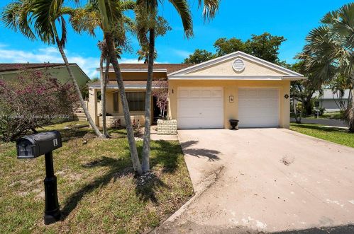 1 Kerry Pl, Boynton Beach, FL 33426-7623