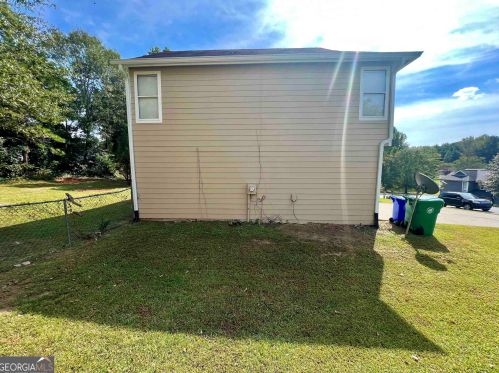 1011 Chapman Cir, Stone Mountain GA  30088-2549 exterior