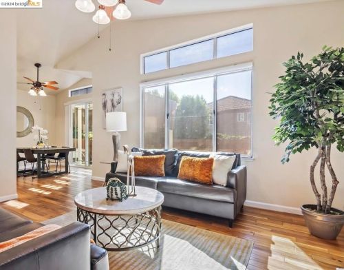 736 Clifton Way, Vacaville CA  95688-8547 exterior