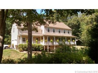 37 Paula Ln, Waterford, CT 06385-1521