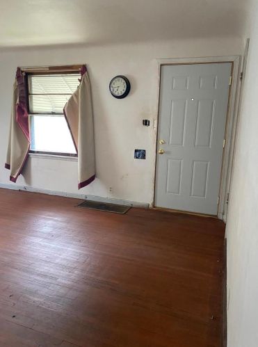 4545 Clinton Ave, Minneapolis, MN 55419-5142