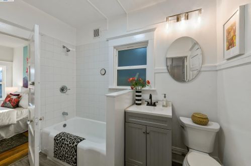 733 59th St, Oakland CA 94609-1417 exterior