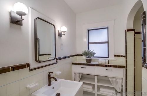 4421 Del Monte Ave, San Diego CA  92107-3607 exterior