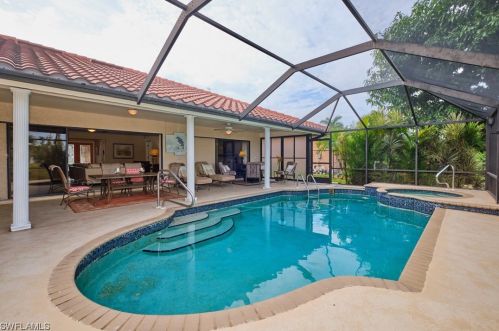 1429 23rd Ter, Cape Coral FL  33909-4402 exterior
